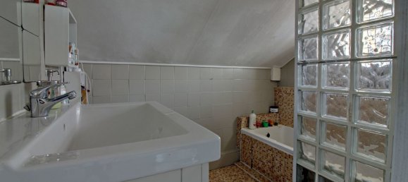 4 bedrooms House in Poissy, France No. 165981 16