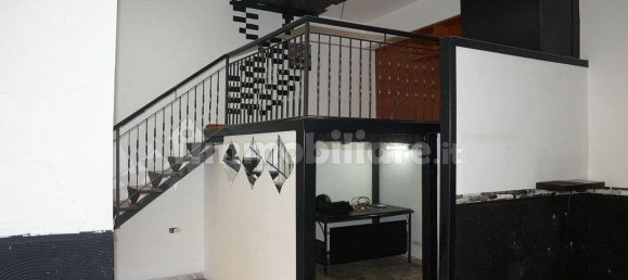 Propiedad comercial de 1 habitación en Naples, Italy No. 149555 3