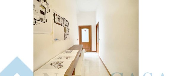 2 bedrooms Apartment in Milan, Italy No. 271476 9