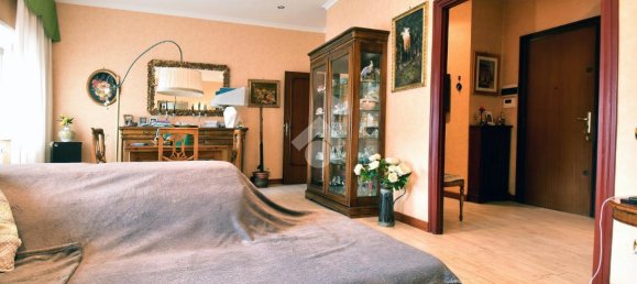 3 rooms Apartment in Rome, Italy No. 131541 9