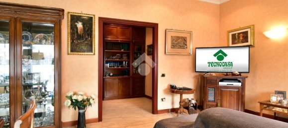 3 rooms Apartment in Rome, Italy No. 131541 11