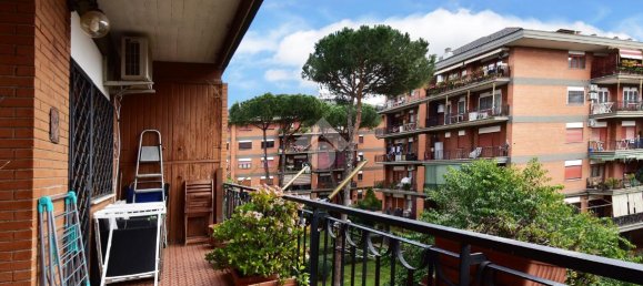 3 rooms Apartment in Rome, Italy No. 131541 6