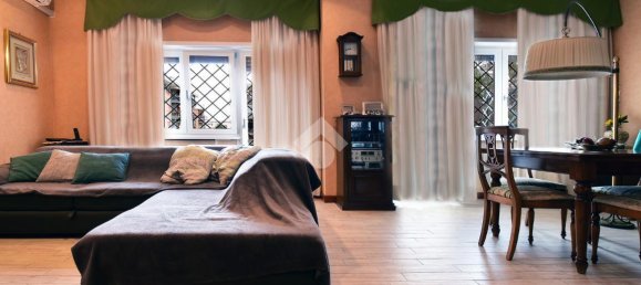 3 rooms Apartment in Rome, Italy No. 131541 8