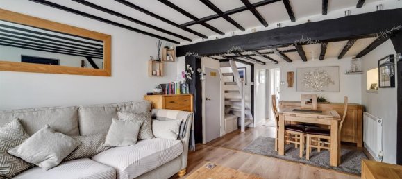 2 bedrooms Commercial property in Epsom, United Kingdom No. 9693 2