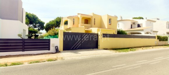 3 Schlafzimmer Haus in Quarteira, Portugal, Nr. 124131 2