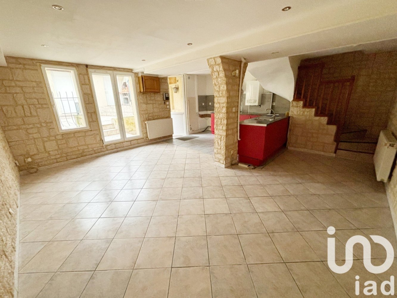 Casa de 3 dormitorios en Margny-les-Compiegne, France No. 242546