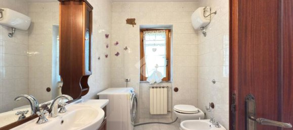 3-salle Villa à Sermoneta, Italy No. 300898 24