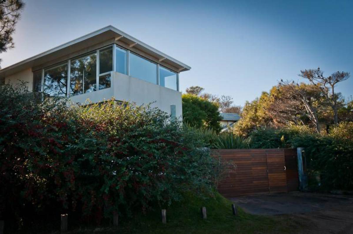 4 bedrooms House in Mar del Plata, Argentina No. 74091