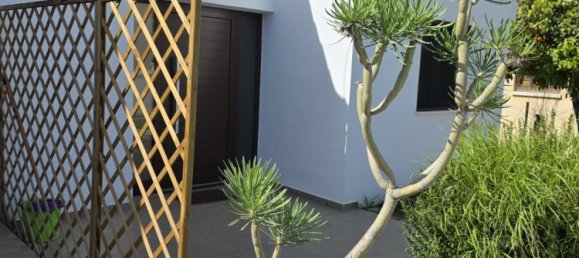 4 dormitorios adosado en venta en Pervolia, Larnaka, Cyprus № 35933 4