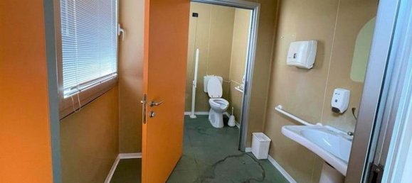 3329m² Office in Rovigo, Italy No. 72304 16