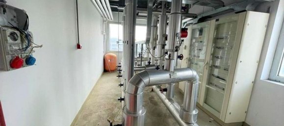 3329m² Office in Rovigo, Italy No. 72304 18