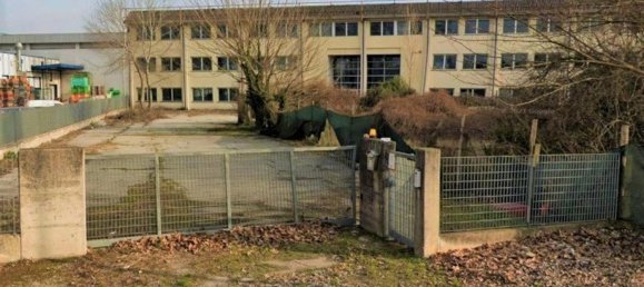 3329m² Office in Rovigo, Italy No. 72304 23