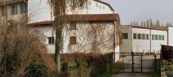 3329m² Office in Rovigo, Italy No. 72304 24