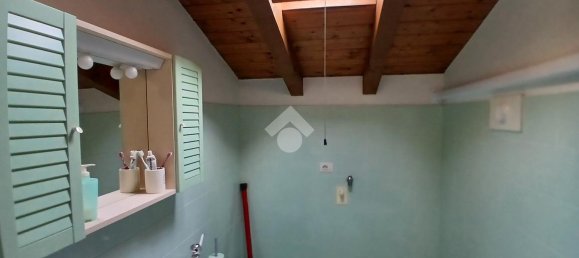 3-salle Appartement à Sale Marasino, Italy No. 137437 14