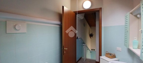 3-salle Appartement à Sale Marasino, Italy No. 137437 13