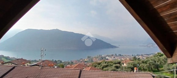 3-salle Appartement à Sale Marasino, Italy No. 137437 2