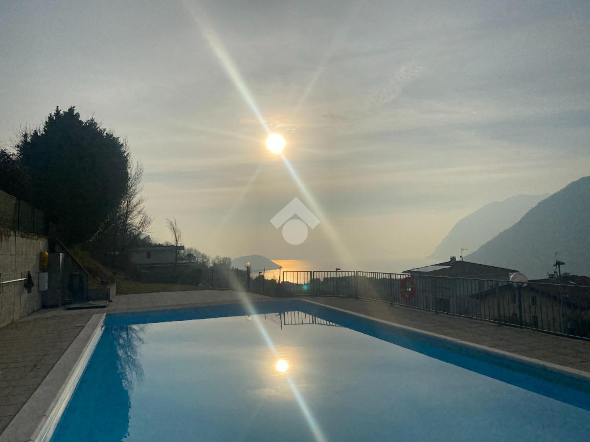 3-salle Appartement à Sale Marasino, Italy No. 137437