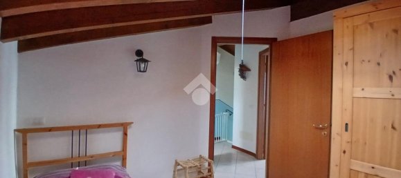3-salle Appartement à Sale Marasino, Italy No. 137437 11