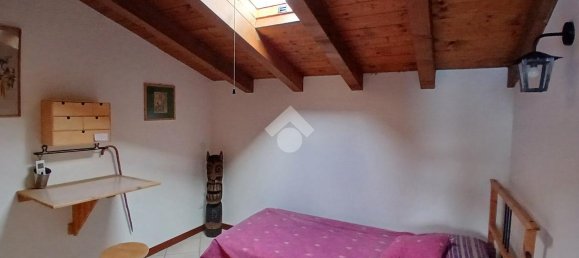 3-salle Appartement à Sale Marasino, Italy No. 137437 12
