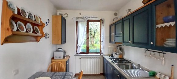 3-salle Appartement à Sale Marasino, Italy No. 137437 6