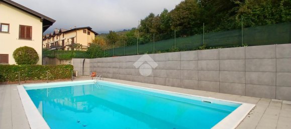3-salle Appartement à Sale Marasino, Italy No. 137437 15