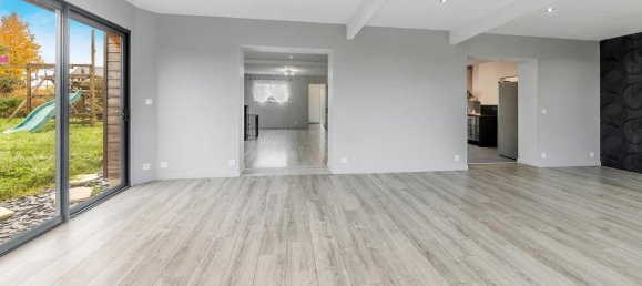 5 bedrooms House in Retiers, France No. 43917 3