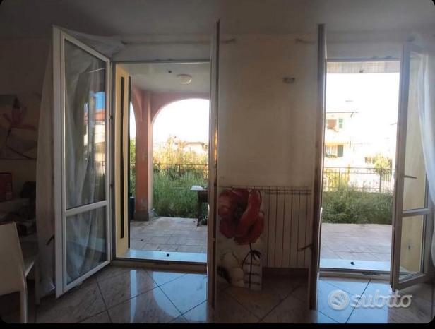 4 rooms Apartment in Borghetto Santo Spirito, Italy No. 276920