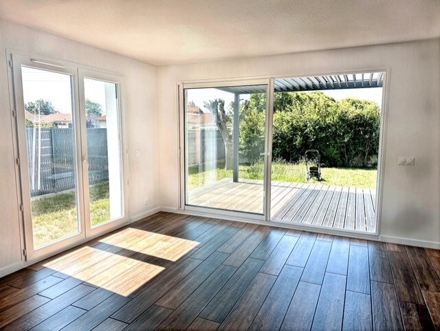 Casa de 3 dormitorios en Saint-Lys, France No. 353872