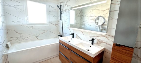 Casa de 3 dormitorios en Saint-Lys, France No. 353872 2