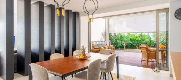 4 bedrooms Villa in Malaga, Spain No. 24000 8