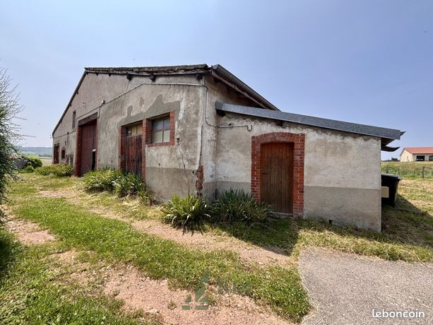4 bedrooms House in Loire, France No. 307677