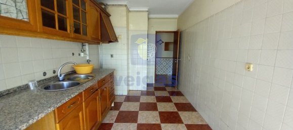 3 bedrooms Apartment in Barreiro, Portugal No. 214028 2