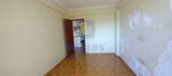 3 bedrooms Apartment in Barreiro, Portugal No. 214028 7