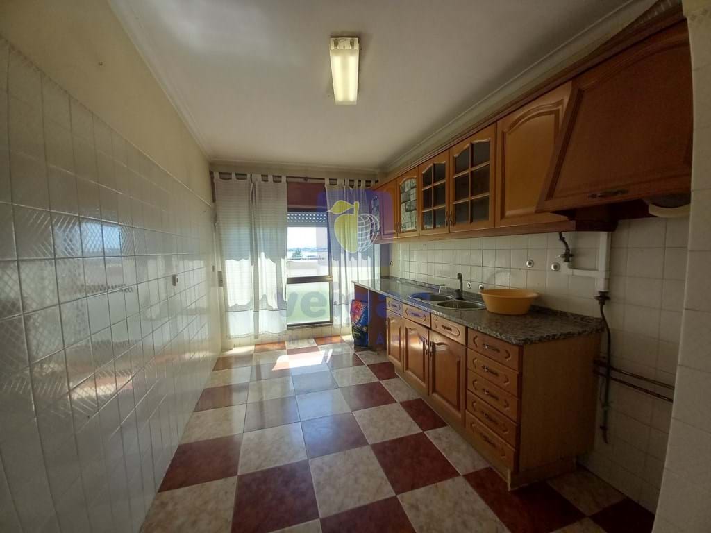 3 bedrooms Apartment in Barreiro, Portugal No. 214028