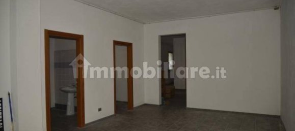 100m² Commercial property in Pontedera, Italy No. 76091 11