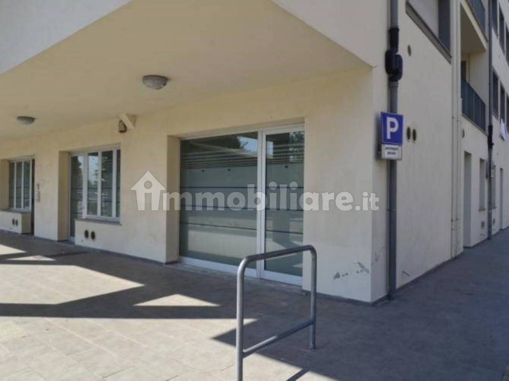 100m² Commercial property in Pontedera, Italy No. 76091