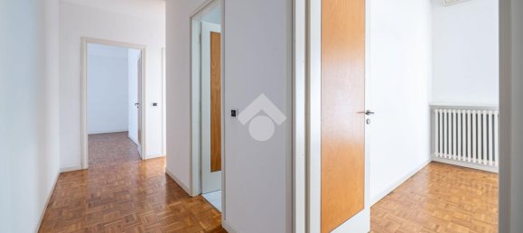 3 Schlafzimmer Penthouse in Langhirano, Italy, Nr. 54011 22