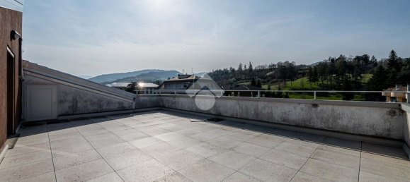 3 Schlafzimmer Penthouse in Langhirano, Italy, Nr. 54011 28