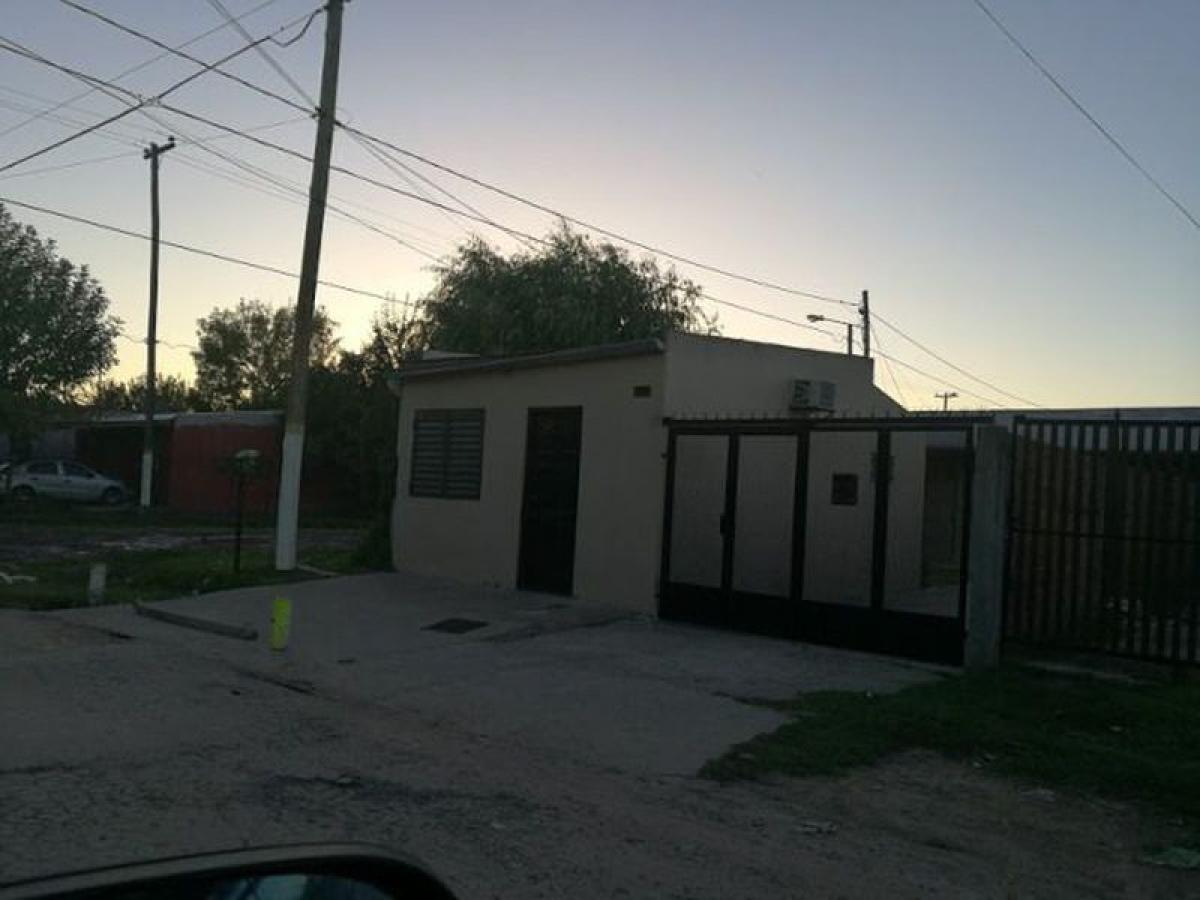 Casa de 2 dormitorios en Pilar, Argentina No. 90511