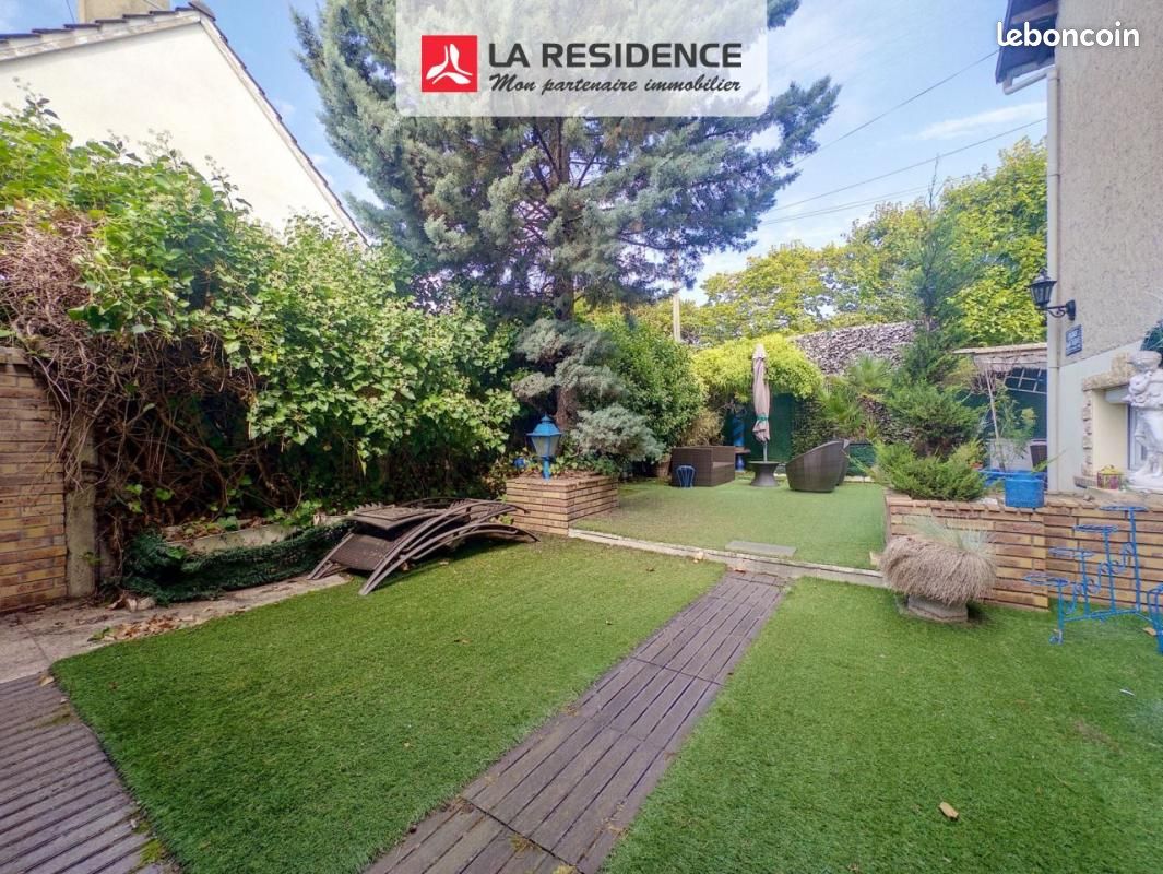 3 bedrooms House in Poissy, France No. 178025