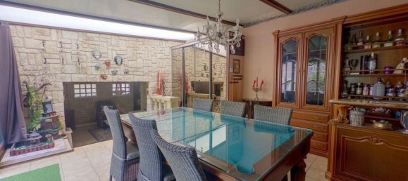 3 bedrooms House in Poissy, France No. 178025 2