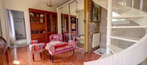 3 bedrooms House in Poissy, France No. 178025 7