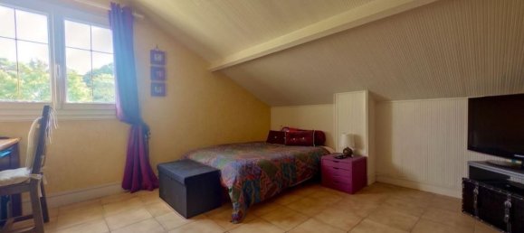 3 bedrooms House in Poissy, France No. 178025 10