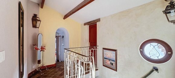 3 bedrooms House in Milly-la-Foret, France No. 147732 6