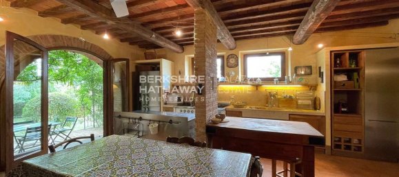 6 bedrooms Villa in Cortona, Italy No. 121142 10