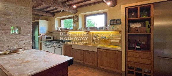 6 bedrooms Villa in Cortona, Italy No. 121142 9