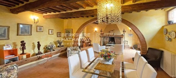 6 bedrooms Villa in Cortona, Italy No. 121142 4