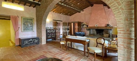 6 bedrooms Villa in Cortona, Italy No. 121142 8