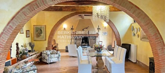 6 bedrooms Villa in Cortona, Italy No. 121142 6