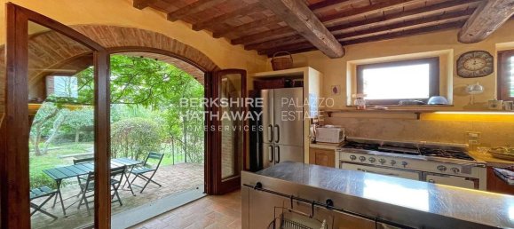 6 bedrooms Villa in Cortona, Italy No. 121142 12